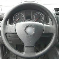 Оплетка на руль из натуральной кожи Volkswagen Golf V 2003-2009 г.в. (для руля без штатной кожи, черная)