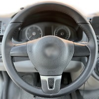 Оплетка на руль из натуральной кожи Volkswagen Amarok I 2010-2016 г.в. (для замены штатной кожи, черная)